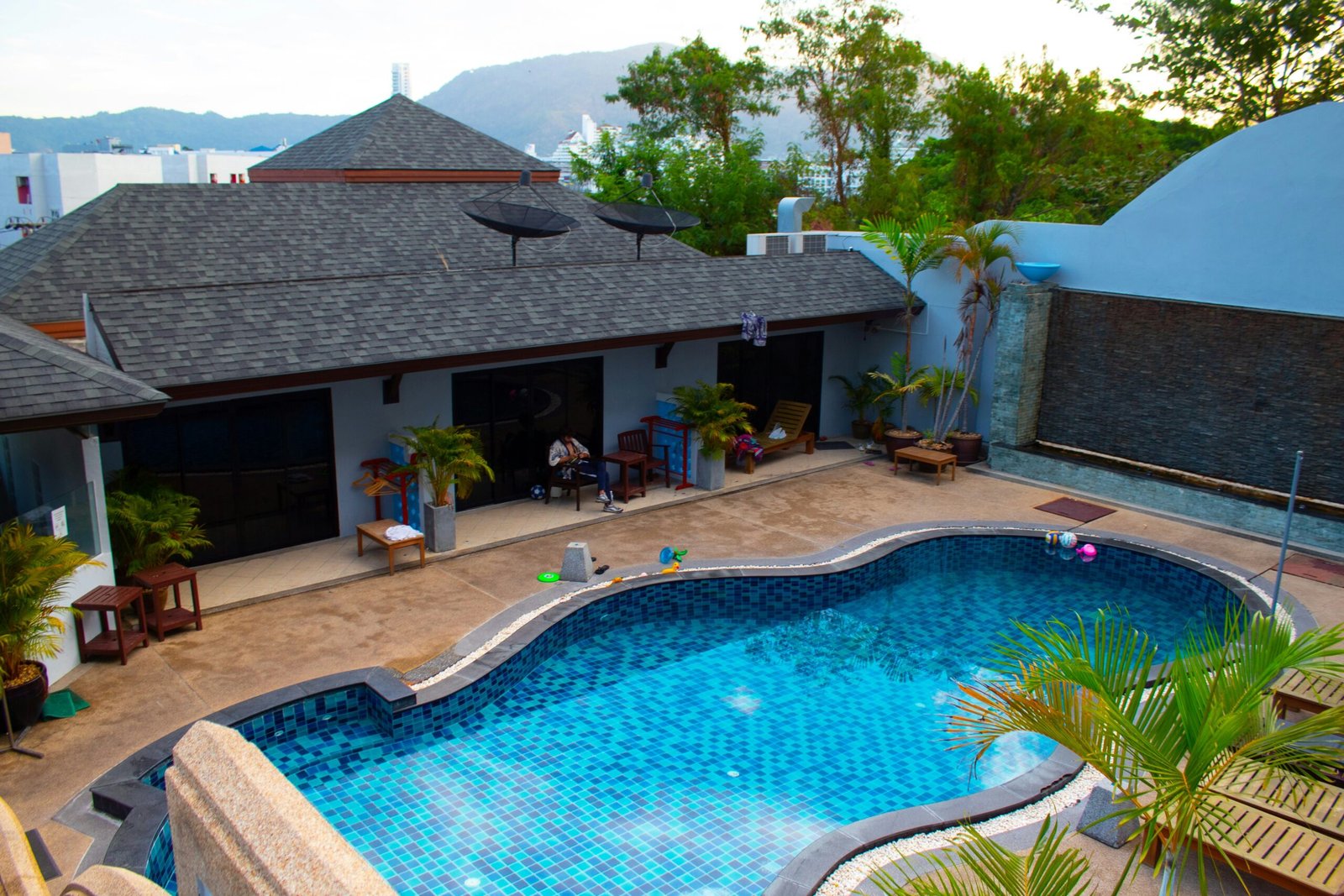 modernpool-img